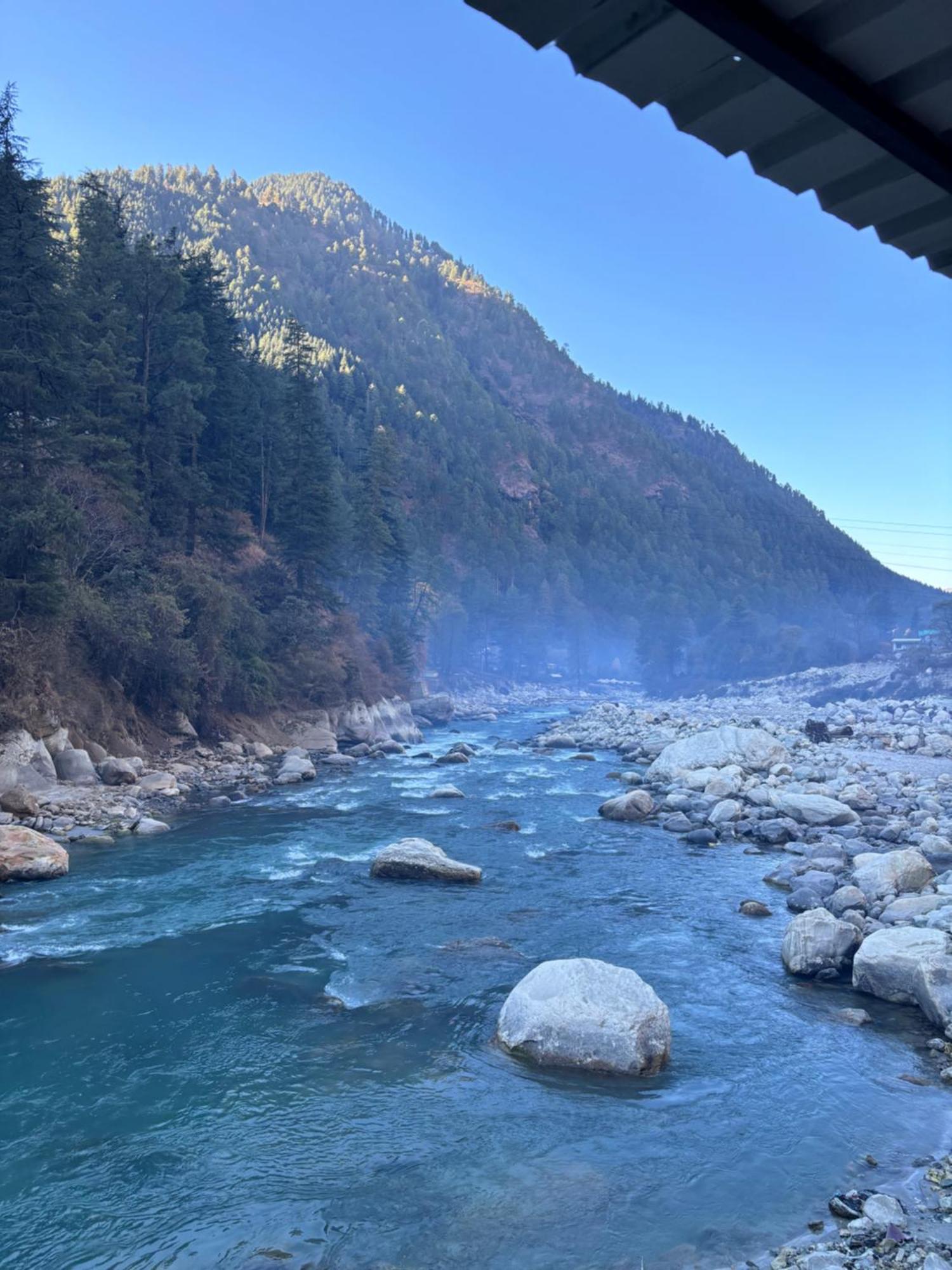 Hotel Adinova Kasol Exterior foto