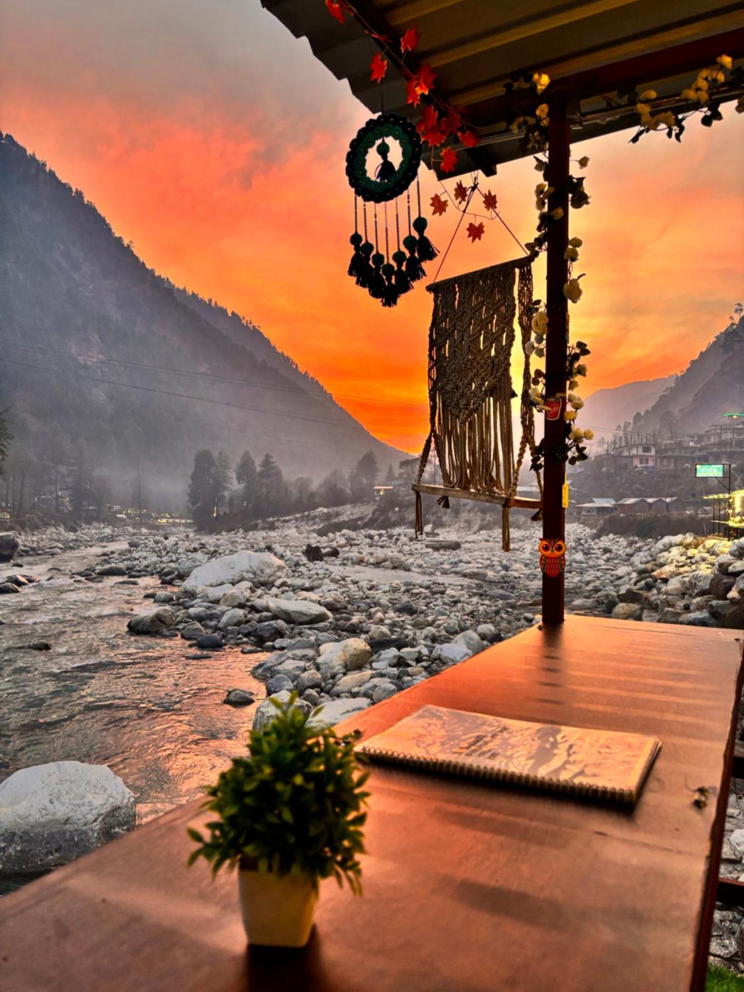Hotel Adinova Kasol Exterior foto